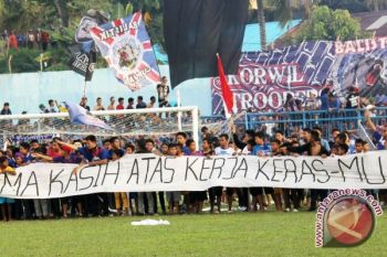 SEPAKBOLA -- Menang atas Kalteng Putra Persiba bertahan  di Liga 2