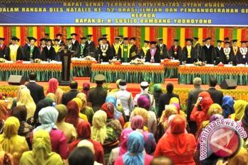  Presiden Dapat Gelar Doktor Honoris Causa Hukum Perdamaian