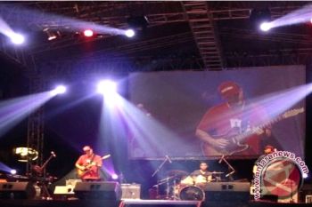  Jazz Dan Makanan Laut Di AJF