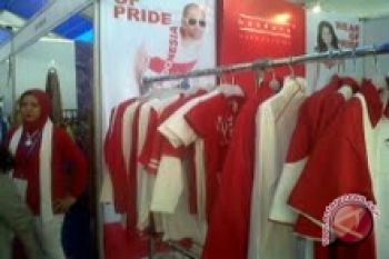 Pedagang kaos merah putih semarakkan pameran UKM