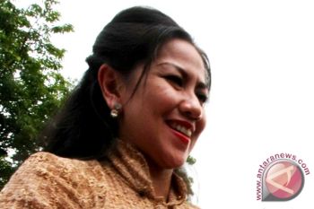  Venna Melinda Jenguk Ibunda Yang Masuk UGD