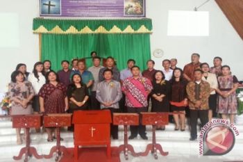 Bang Ai ikut pengucapan syukur di GMIM Imanuel Talawaan 