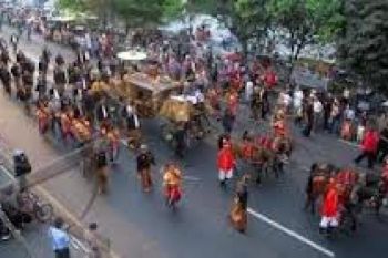 Juliari Batubara Siap Bantu PSIS Semarang