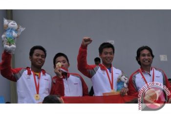 Emas Tenis Beregu Putra