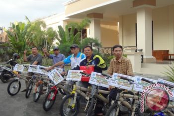 237 siswa yatim piatu dapat bantuan sepeda