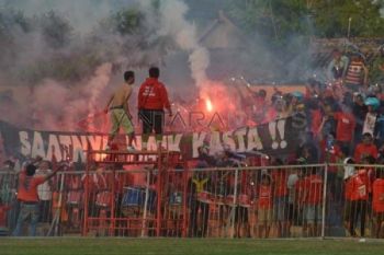 Suporter Persinga Ngawi