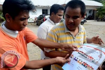 Penyandang Disabilitas Unjuk Rasa ke Panwaslu Makassar 
