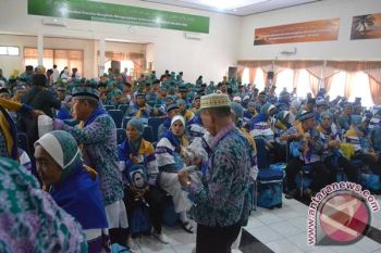 Wali Kota Dumai Lepas 227 Calon Haji 