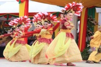 Tari Pembuka/Henky Mohari