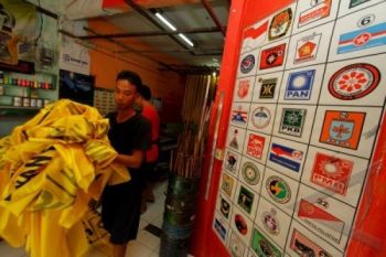 Silakan Pasang Spanduk di Rumah Caleg!