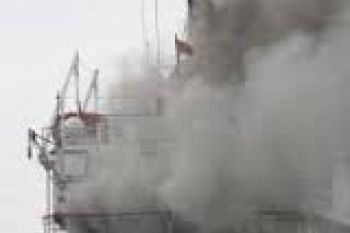 Tengah Diperbaiki di Pelabuhan, Kapal Motor Terbakar 