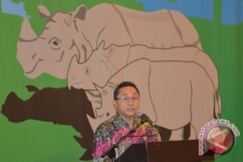 Menhut Nyatakan Perang Terhadap Perburuan Badak 
