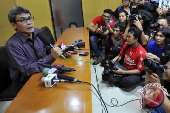 Akil Mochtar Ketua MK Ditangkap KPK !?