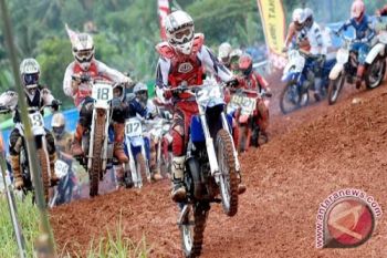 Otomotif - Akbar Taufan Juara Umum Kejurnas Grasstrack Seri V 