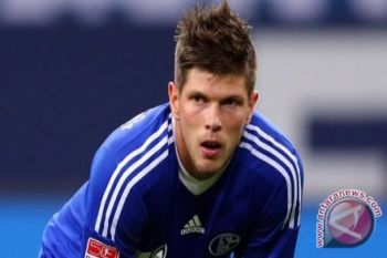 Huntelaar Pilih Operasi Lutut