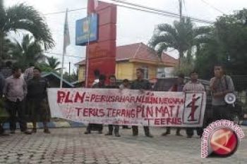 Mahasiswa Demo PLN Terkait Pemadaman Bergilir