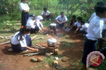 Pelajar Peringati Sumpah Pemuda Dengan Mengolah Hasil Pertanian