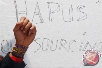 Cukup setahun, kisah cinta kontrak di era perdagangan bebas