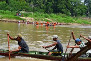 Lomba Dayung Waykanan