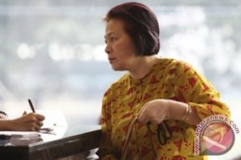 KPK Cegah Istri Akil Mochtar ke Luar Negeri