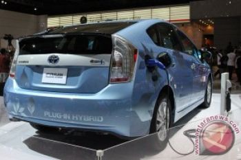 Mobil Hibrida Simbol Citra Ddiri Positif Bagi Lansia