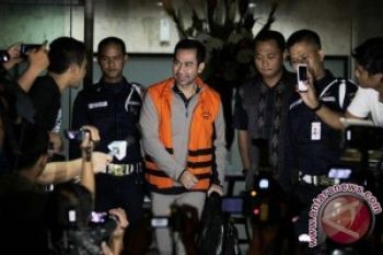 KPK Geledah Kantor Adik Ratu Atut
