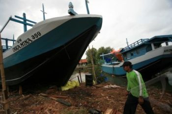 Gelombang Hantam Perahu, Seorang Nelayan Hilang