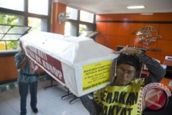 Kiriman Peti Mati Untuk Mahkamah Konstitusi