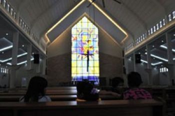 Dubes Vatikan Resmikan Gereja dan Kunjungi Saipem