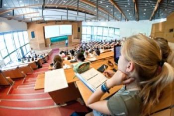 Praktik Diplomasi Publik Indonesia di Jerman