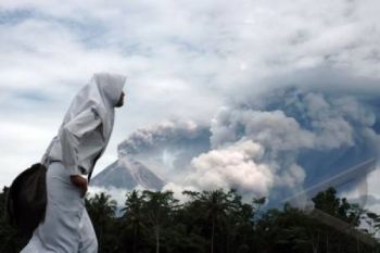 Gunung Merapi Erupsi