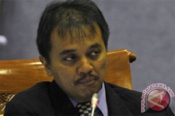 Roy Suryo Serahkan Proyek Hambalang ke DPR