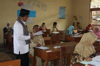 Bupati: Tak Ada Pejabat Bisa Luluskan CPNS
