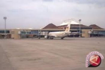 Dishubkominfo tutup akses jalan lintasi bandara Silampari