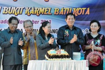 Wali kota ibadah bersama jemaat GMIM Bukit Karmel 