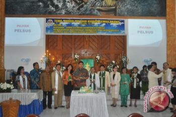 Wawali ibadah di Sion Teling dan Betania Tingkulu