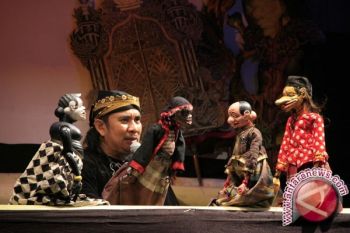 Dalang "Edan" Enthus Kini Bersiap Jadi Bupati