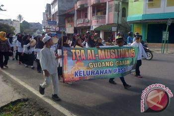 Ribuan santri TPA pawai tahun baru Islam