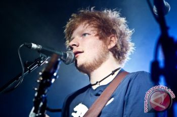  Ed Sheeran Sumbang Lagu Untuk Sekuel Hobbit