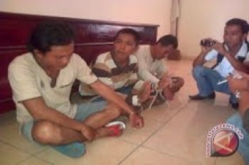Duda empat anak larikan ABG