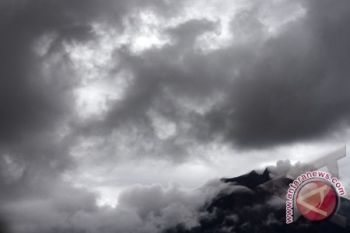 Sinabung Meletus 77 Kali