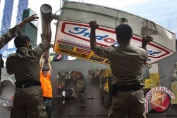 Pemkot Lubuklinggau tertibkan spanduk tak bayar pajak