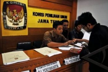 Masa Jabatan Komisioner KPU Tiga Daerah Diperpanjang