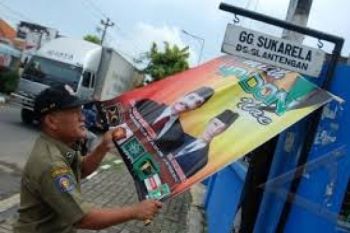 601 Atribut Kampanye di Kudus Langgar Aturan