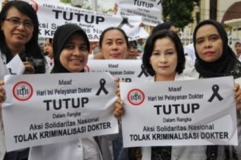 Ratusan Dokter di Kudus Gelar Aksi Solidaritas
