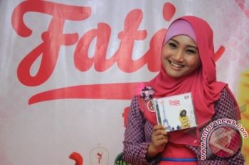 Peluncuran Album Pertama Fatin