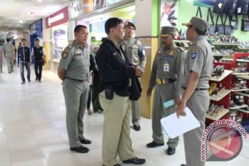 Satpol PP sidak  PNS ke pusat perbelanjaan