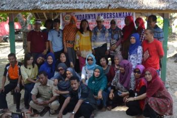 Reuni Dan Bentuk IKA Fisip Unsultra 