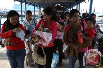 Tujuh Bayi TKI Dipulangkan Melalui Tanjungpinang