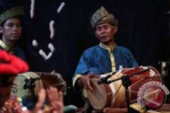 Makyong Kepri Tampil di Naples University Italia